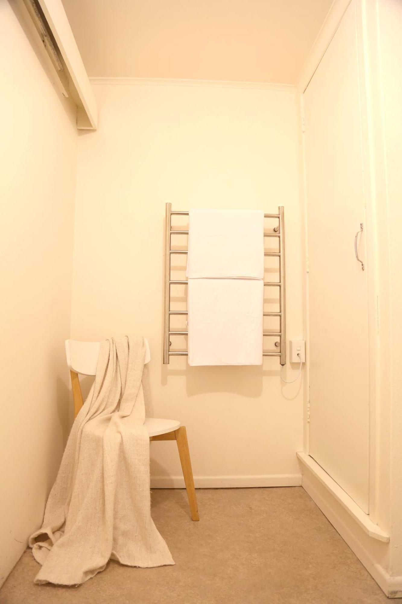 Skyline Haven - Entire Apartment - Free Parking, Espresso, Netflix - 15M To Cbd, Stadium, Ferry Wellington Zewnętrze zdjęcie